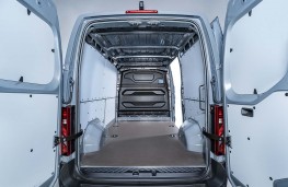 Nissan Interstar load area